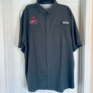 🎈Columbia St. Louis Cardinals Shirt - in Charcoal❣️